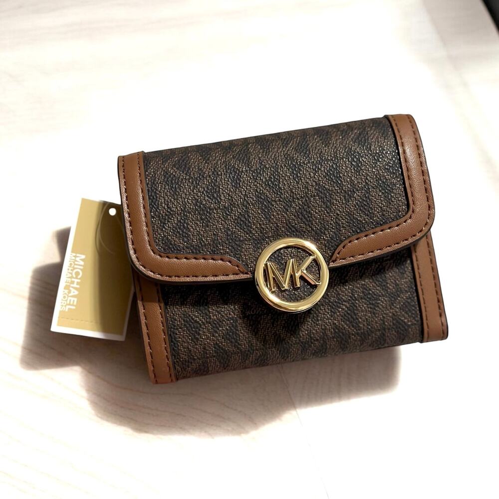 NWT Michael Kors Leida medium signature logo wallet